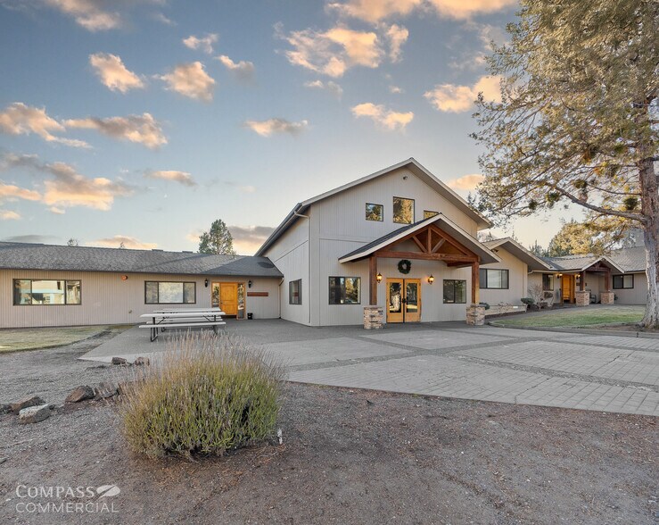 22022 Nelson Rd, Bend, OR for sale - Primary Photo - Image 1 of 1
