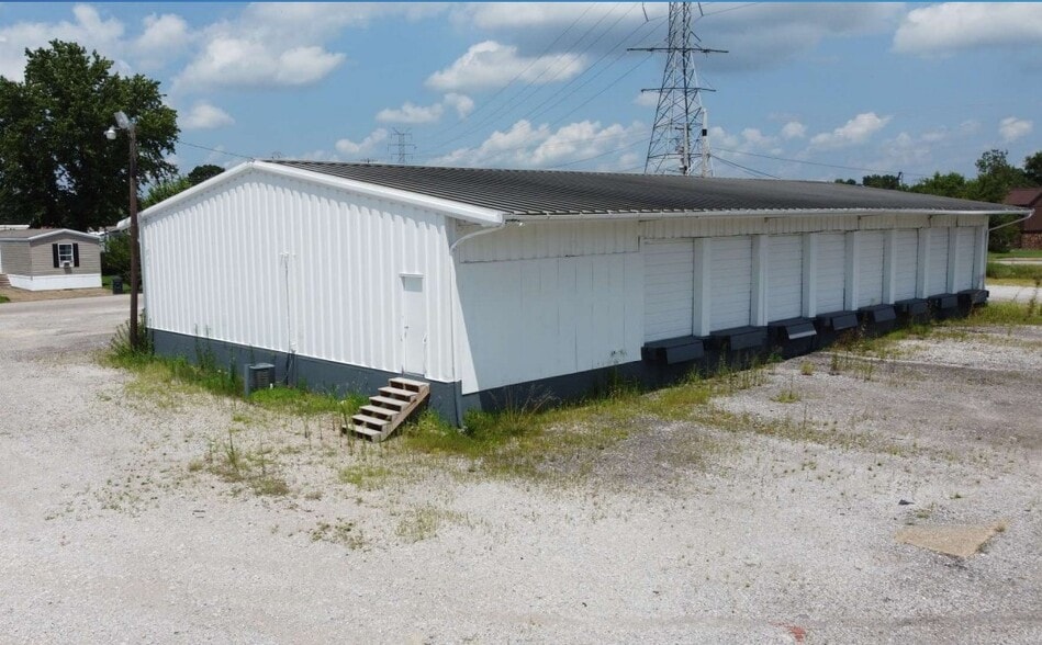 Cross Dock Terminals portfolio of 2 properties for sale on LoopNet.com - Primary Photo - Image 2 of 3