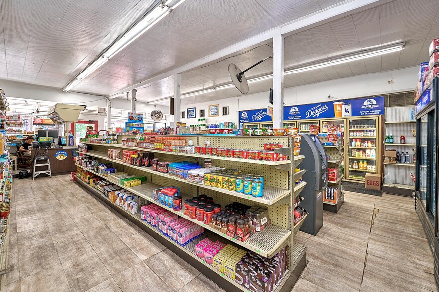 1259 N Las Palmas Ave, Los Angeles, CA for sale - Interior Photo - Image 3 of 14