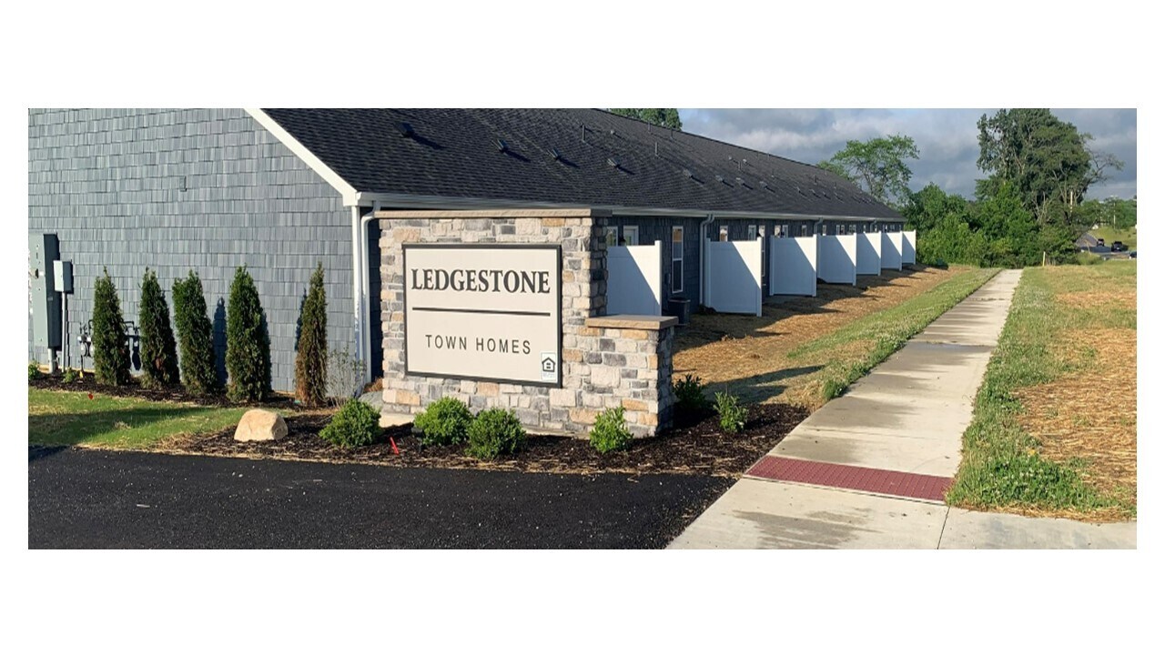 13816 Illinois Rd, Fort Wayne, IN 46814 Ledgestone Townhomes