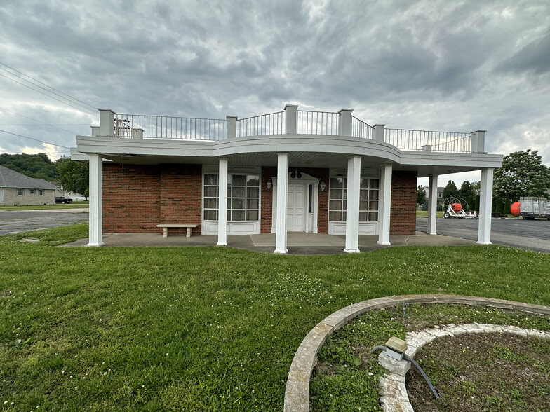 300 W Lincoln Ave, Caseyville, IL for sale - Building Photo - Image 1 of 1