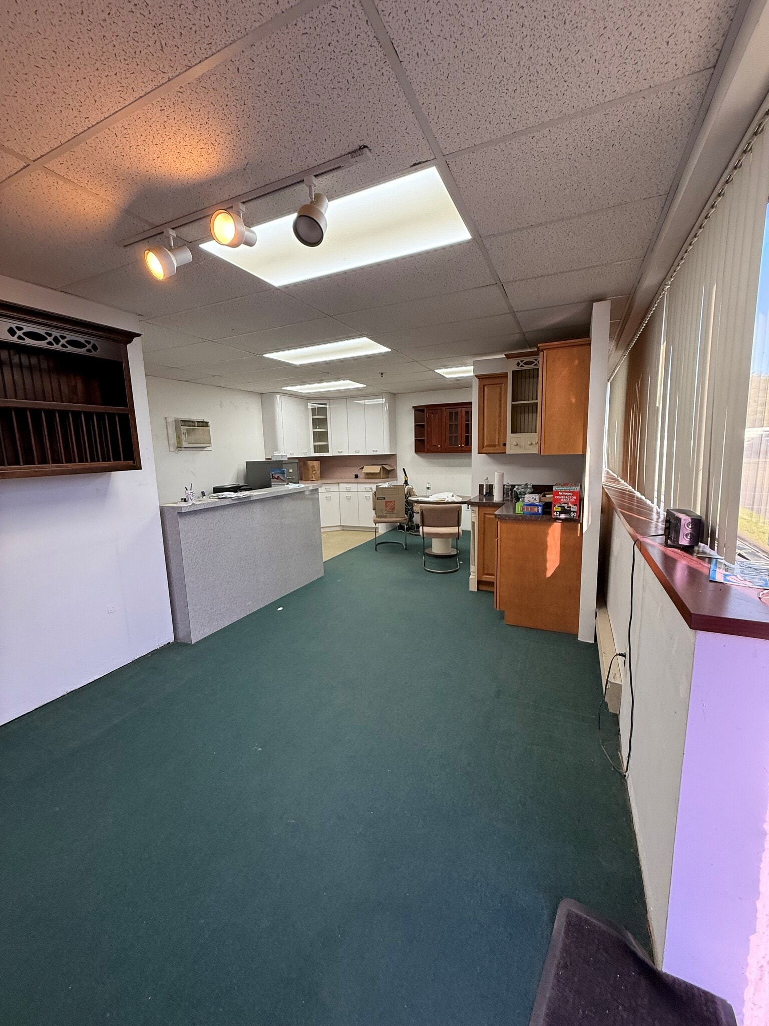 2221 5th Ave, Ronkonkoma, NY for lease Interior Photo- Image 1 of 4