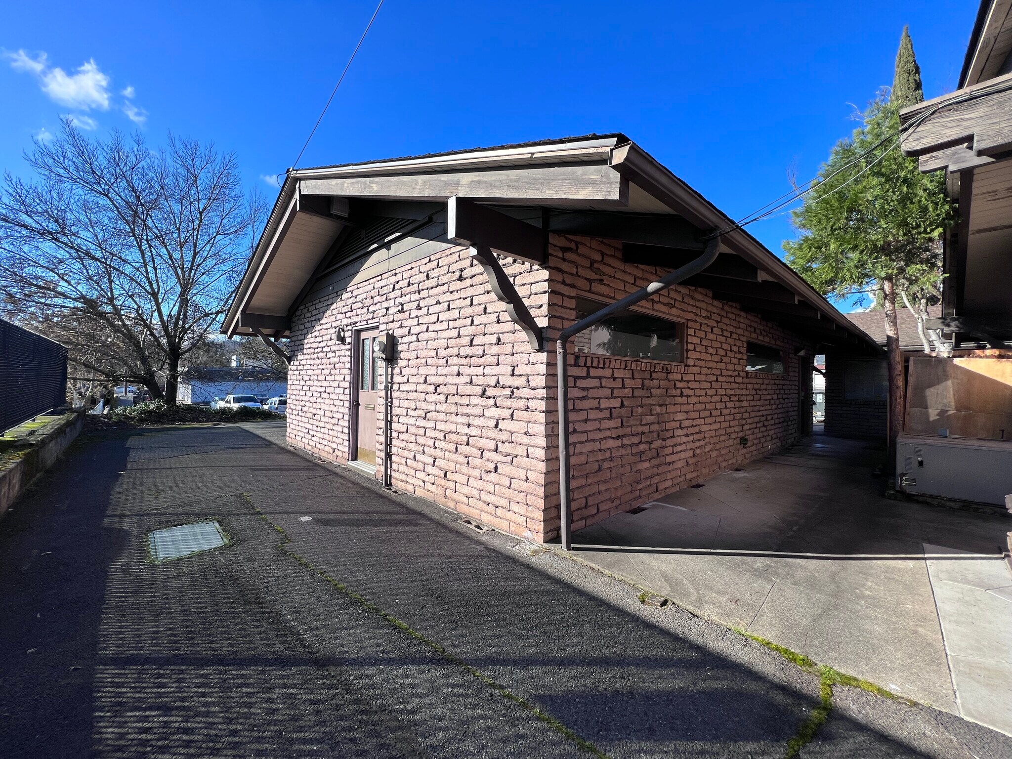 1100 NE 7th St, Grants Pass, OR for sale Primary Photo- Image 1 of 1