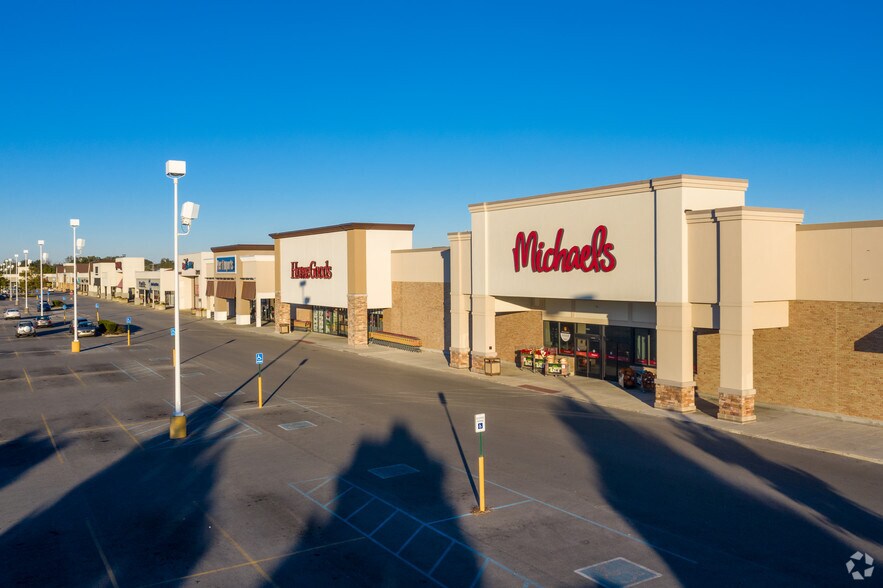 1455 S McCord Rd, Holland, OH 43528