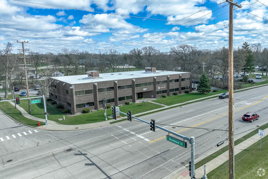 101 N Virginia St, Crystal Lake, IL for sale - Primary Photo - Image 1 of 1