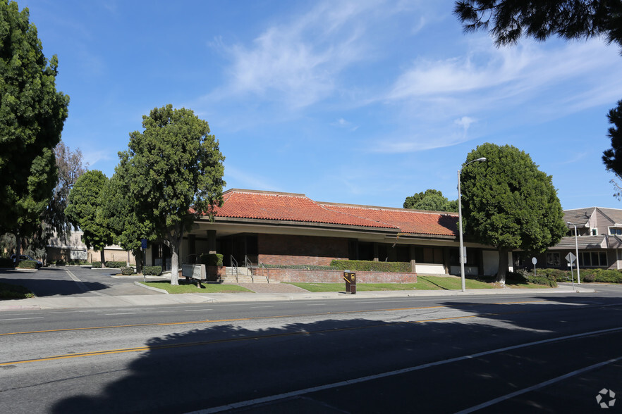 5675 Ralston St, Ventura, CA for lease - Building Photo - Image 1 of 7