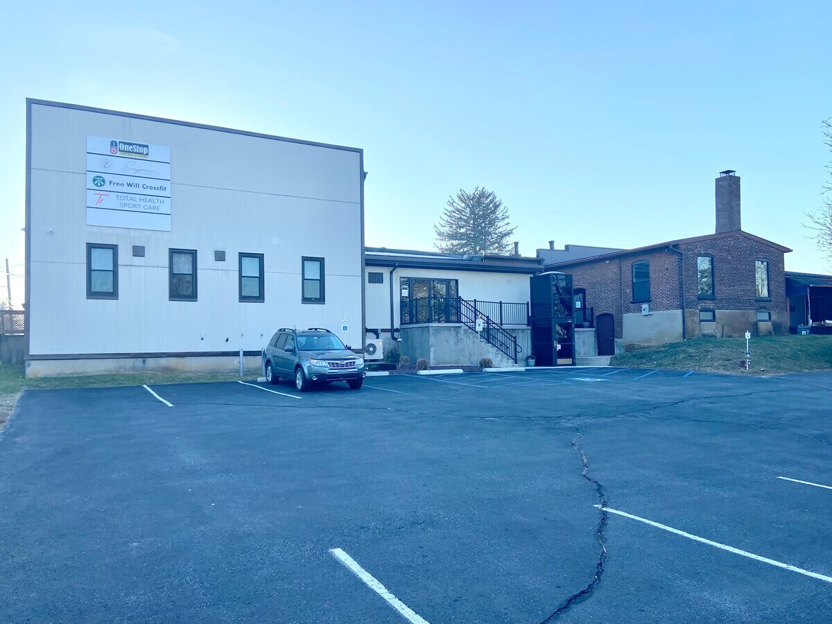 100 Keystone Ave, Emmaus, PA 18049