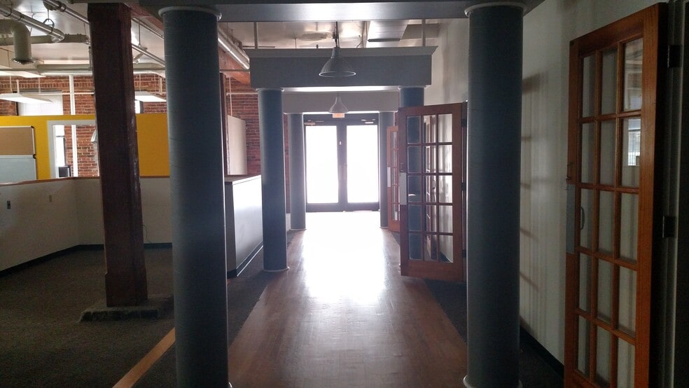 2006 E Franklin St, Richmond, VA for lease - Interior Photo - Image 2 of 6