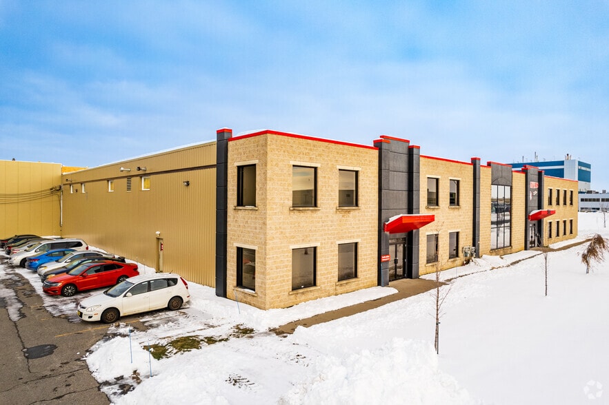 260-264 Av Liberté, Candiac, QC for sale - Building Photo - Image 1 of 1