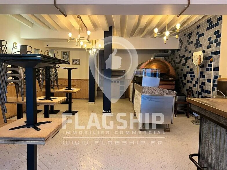 Retail in Paris for lease - Building Photo - Image 1 of 7