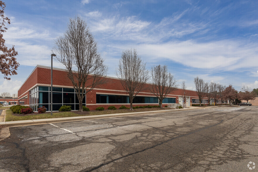 8801 Park Central Dr, Richmond, VA for lease - Building Photo - Image 2 of 5