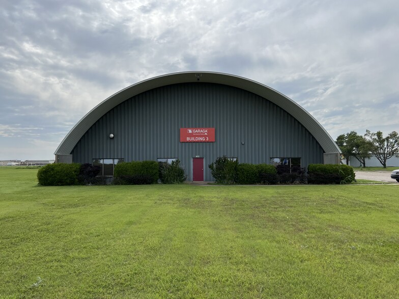 2104 N Ash St, Ponca City, OK for sale - Building Photo - Image 1 of 1