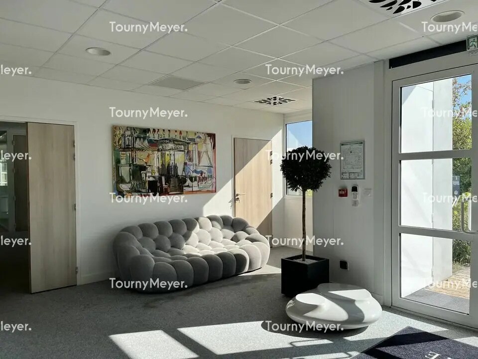 Office in Mérignac for lease Lobby- Image 1 of 13
