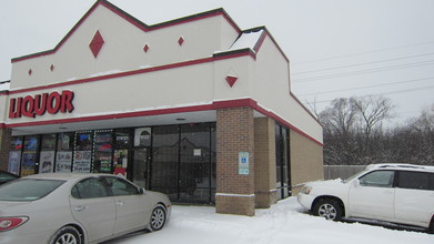 27W093-27W121 Geneva Rd, Winfield, IL for lease Building Photo- Image 2 of 6