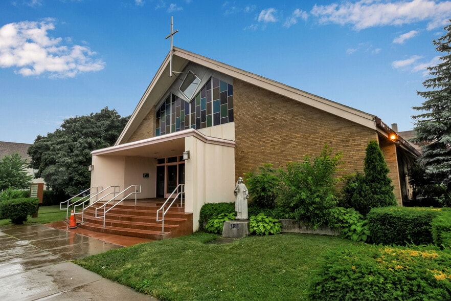 1520 E Delavan Ave, Buffalo, NY for sale - Primary Photo - Image 1 of 1