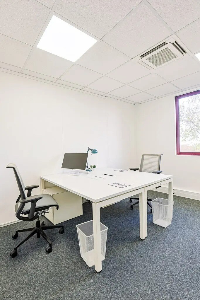 99 Rue Pereire, Saint-Germain-en-Laye for lease Interior Photo- Image 1 of 3