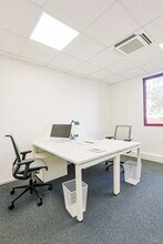 99 Rue Pereire, Saint-Germain-en-Laye for lease Interior Photo- Image 1 of 3