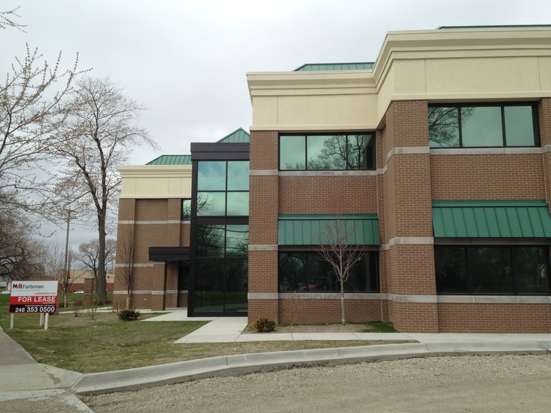 9550 Dix St, Dearborn, MI for lease - Primary Photo - Image 1 of 2