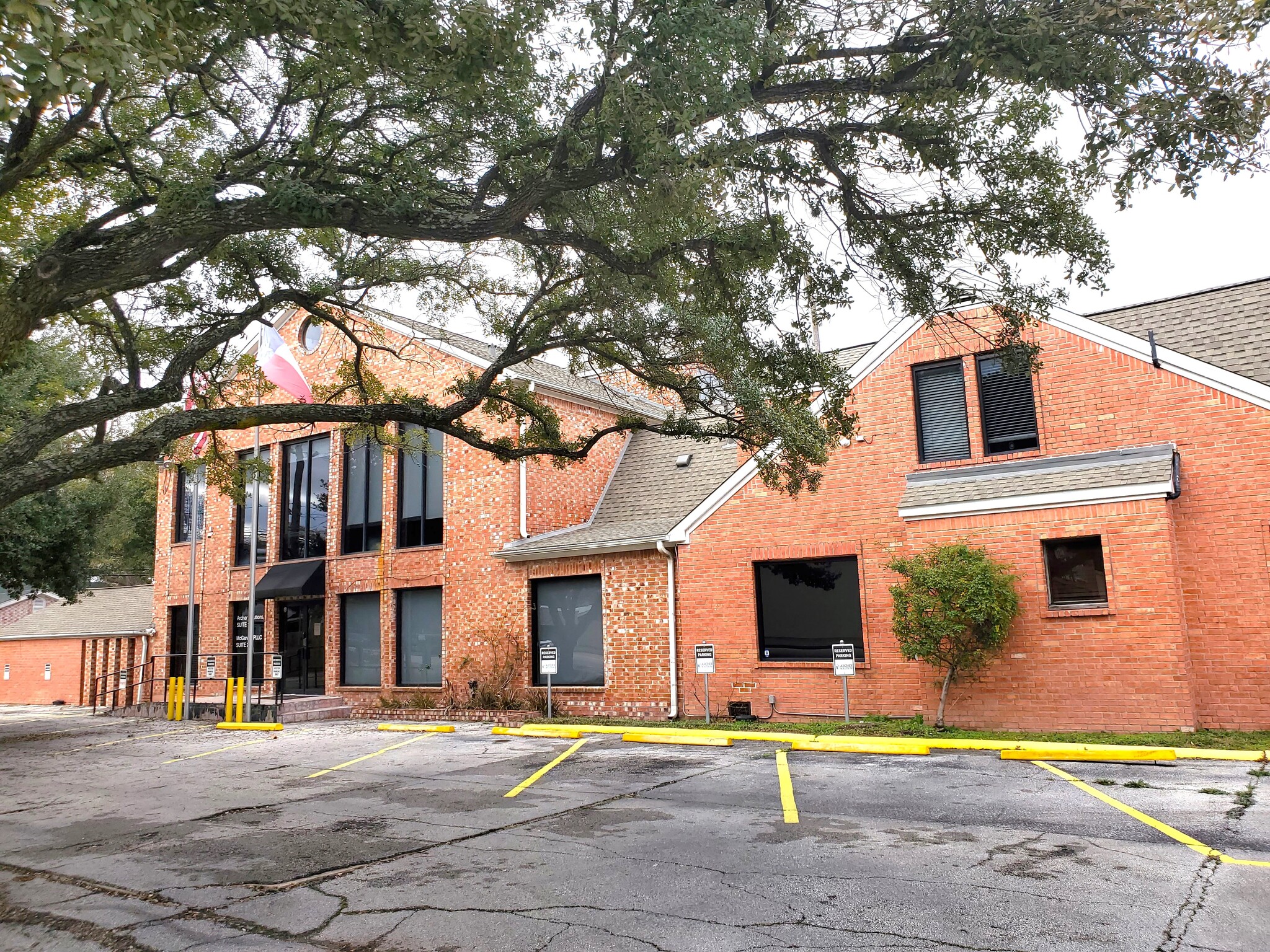 3220 Broadway St, Houston, TX for lease Building Photo- Image 1 of 13