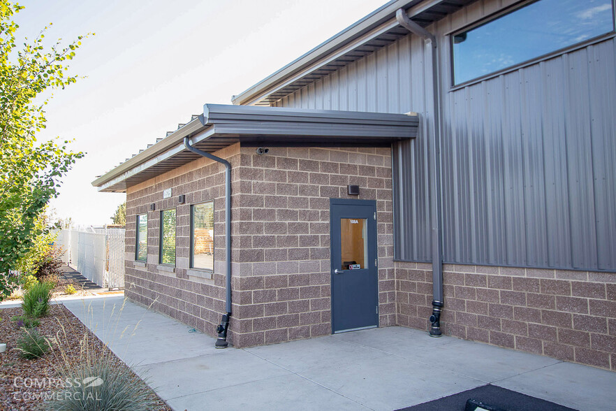 3525 SW Empire Dr, Prineville, OR for lease - Building Photo - Image 3 of 18