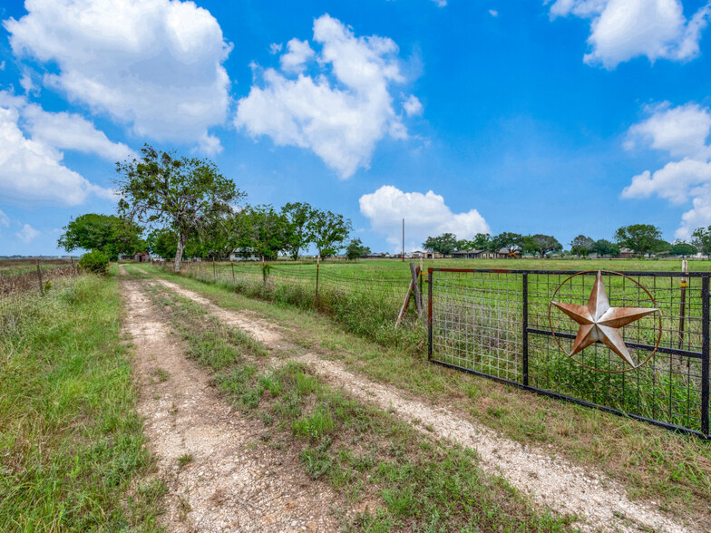 1807 FM 758 Rd, New Braunfels, TX for sale - Other - Image 1 of 36