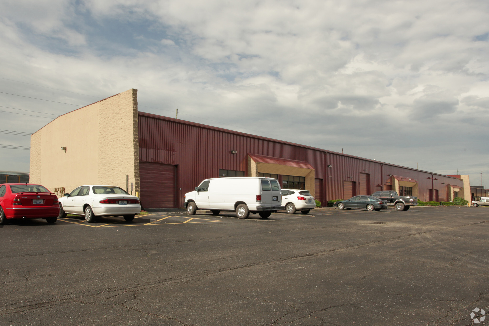 4431-4441 Kiln Ct, Louisville, KY for lease Primary Photo- Image 1 of 4