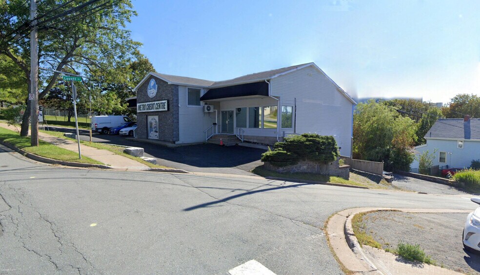 327 Windmill Rd, Dartmouth, NS B3A 1H7