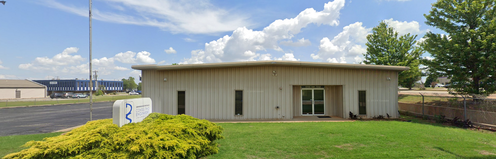 5749 NW 72nd St, Oklahoma City, OK for sale - Building Photo - Image 2 of 4