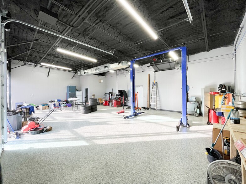 610 N National St, Springfield, MO for lease - Building Photo - Image 3 of 11