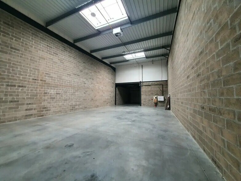 Flex in Saint-Pierre-du-Perray for sale - Interior Photo - Image 3 of 5