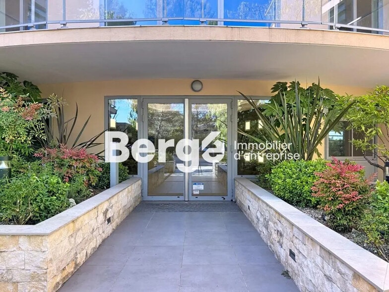 Office in SOPHIA ANTIPOLIS for lease - Building Photo - Image 1 of 10