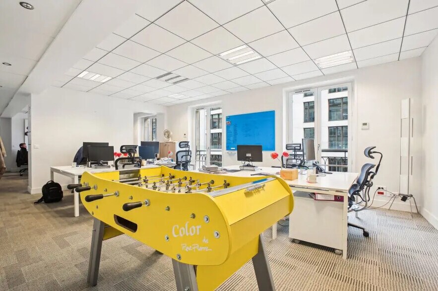 24 Rue De Châteaudun, Paris for lease - Building Photo - Image 2 of 13