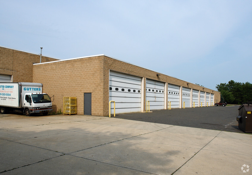 1064 Industrial Dr, West Berlin, NJ for sale - Building Photo - Image 1 of 1