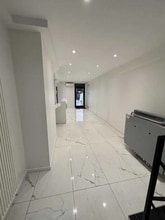 7 Rue Violet, Paris for lease Interior Photo- Image 2 of 8