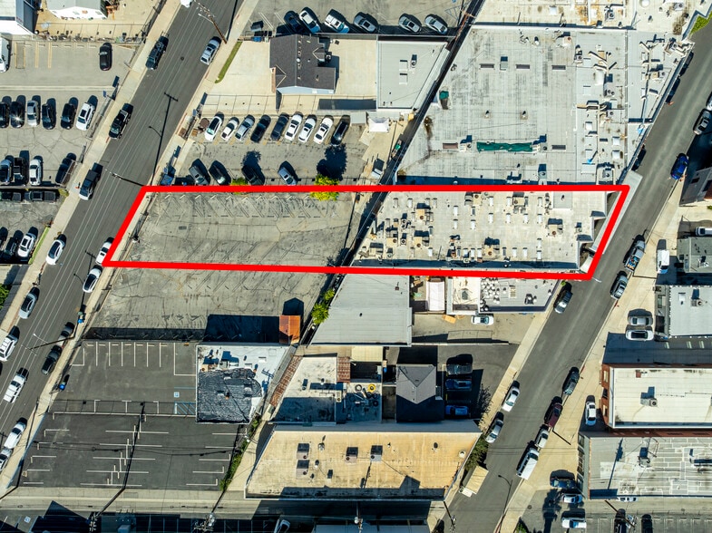 425 N Varney St, Burbank, CA for lease - Building Photo - Image 1 of 16