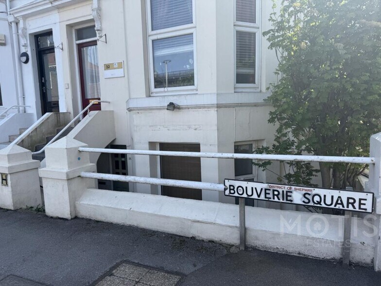 32 Bouverie Sq, Folkestone for lease - Building Photo - Image 2 of 10