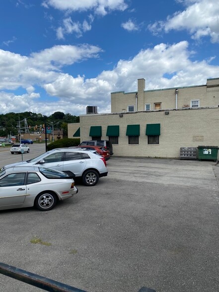 415 Chartiers Ave, Carnegie, PA for sale - Building Photo - Image 2 of 11