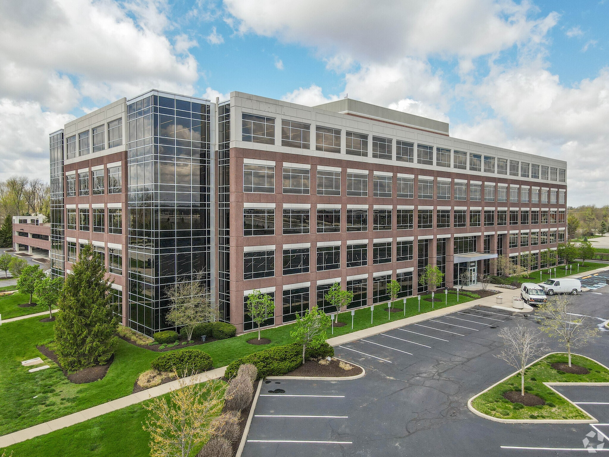 13085 Hamilton Crossing Blvd, Carmel, IN for lease Building Photo- Image 1 of 8