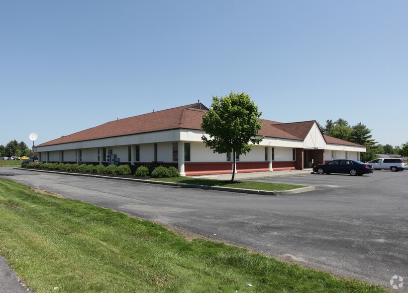 17 Cronin Rd, Queensbury, NY for sale - Primary Photo - Image 1 of 1