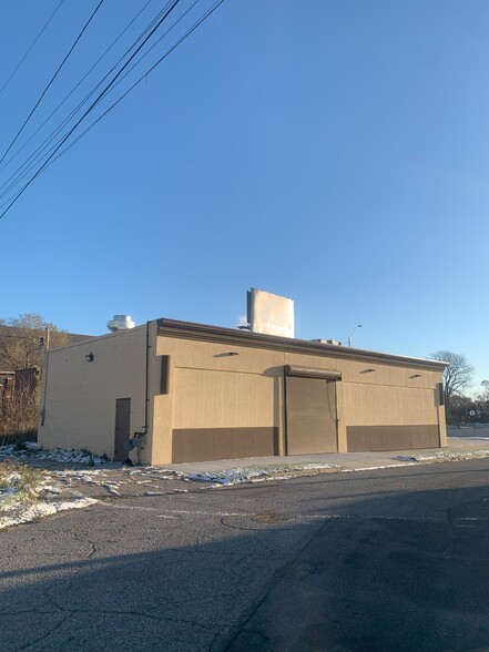 10075 Gratiot Ave, Detroit, MI for sale - Building Photo - Image 2 of 6