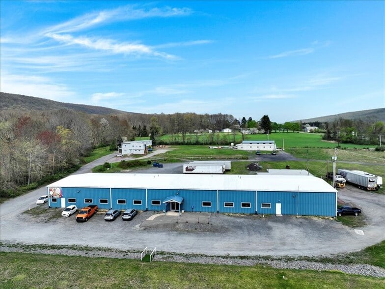 Multi-Use Property on 8 Acres portfolio of 2 properties for sale on LoopNet.com - Building Photo - Image 1 of 17