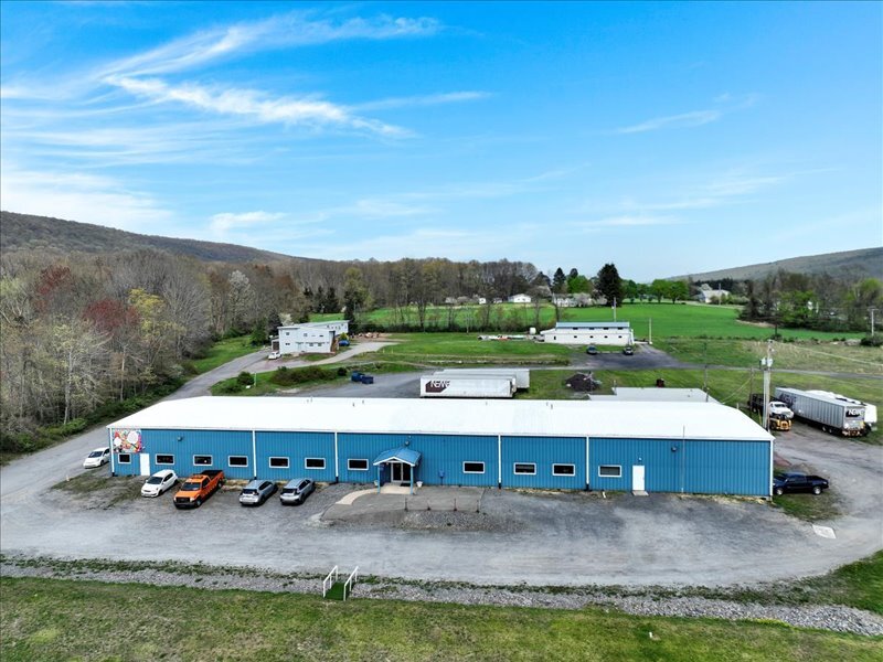 Multi-Use Property on 8 Acres portfolio of 2 properties for sale on LoopNet.com Building Photo- Image 1 of 18