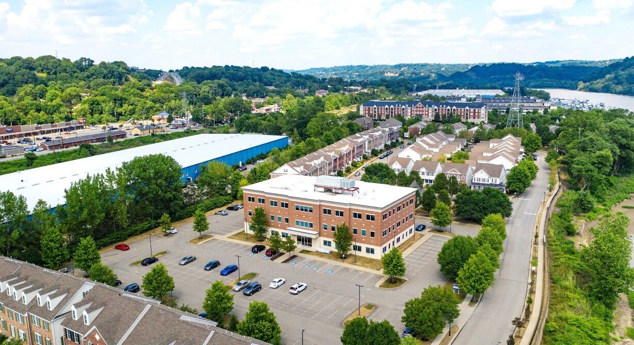 300 Chapel Harbor Dr, Pittsburgh, PA for lease Building Photo- Image 1 of 8