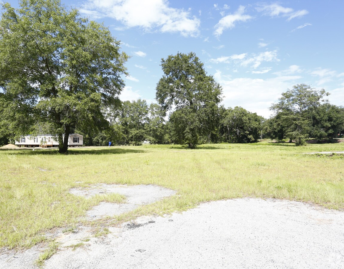 1114 Patrick Hwy, Hartsville, SC 29550