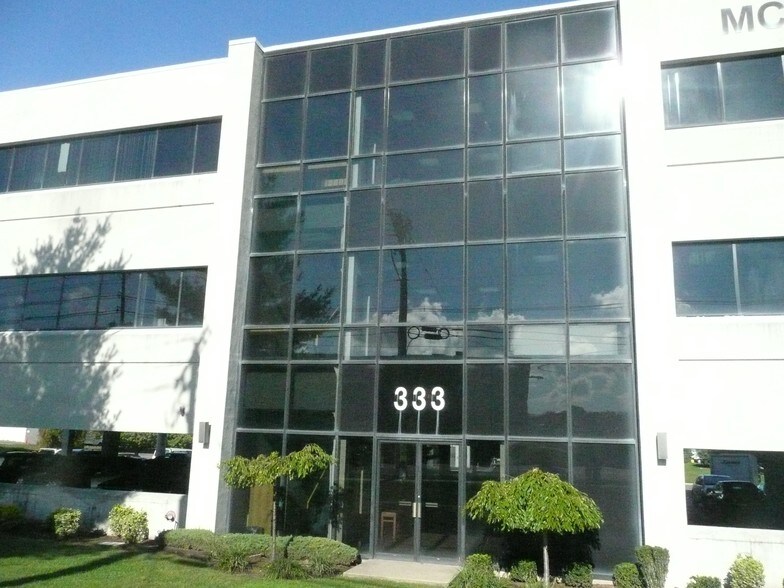 333 Fairfield Rd, Fairfield, NJ for lease - Building Photo - Image 3 of 11