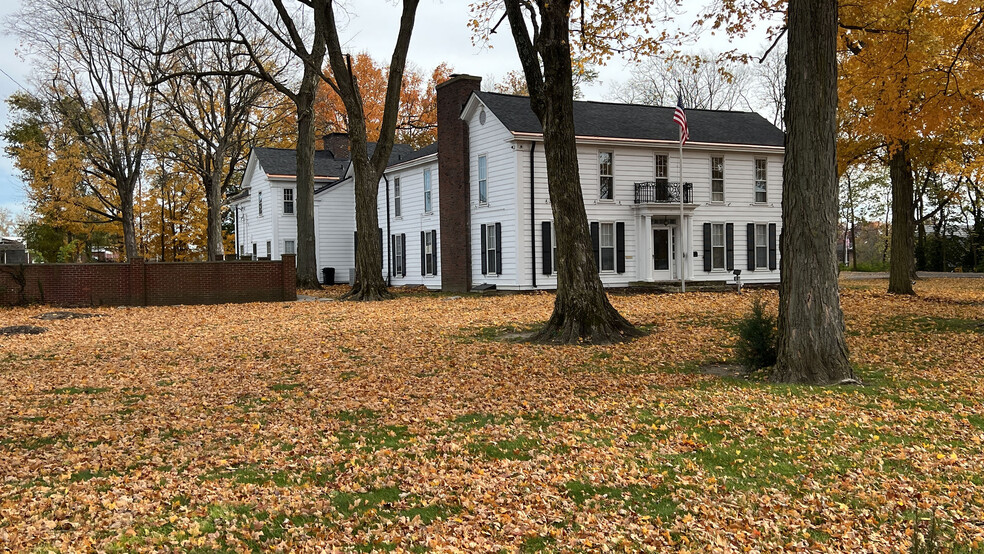 243 S Madison Ave, Greenwood, IN for lease - Building Photo - Image 1 of 9