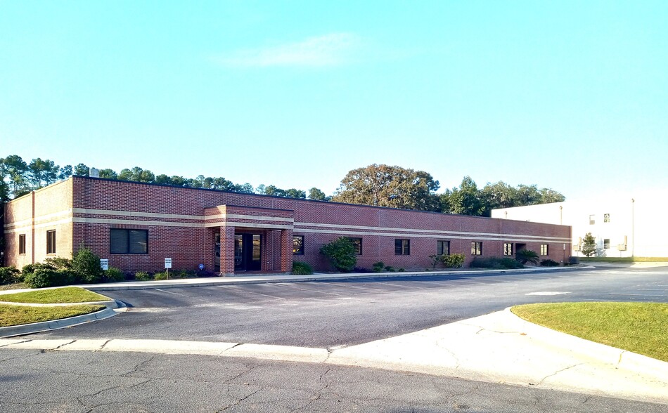 7 Mall Ct, Savannah, GA for lease - Building Photo - Image 2 of 2