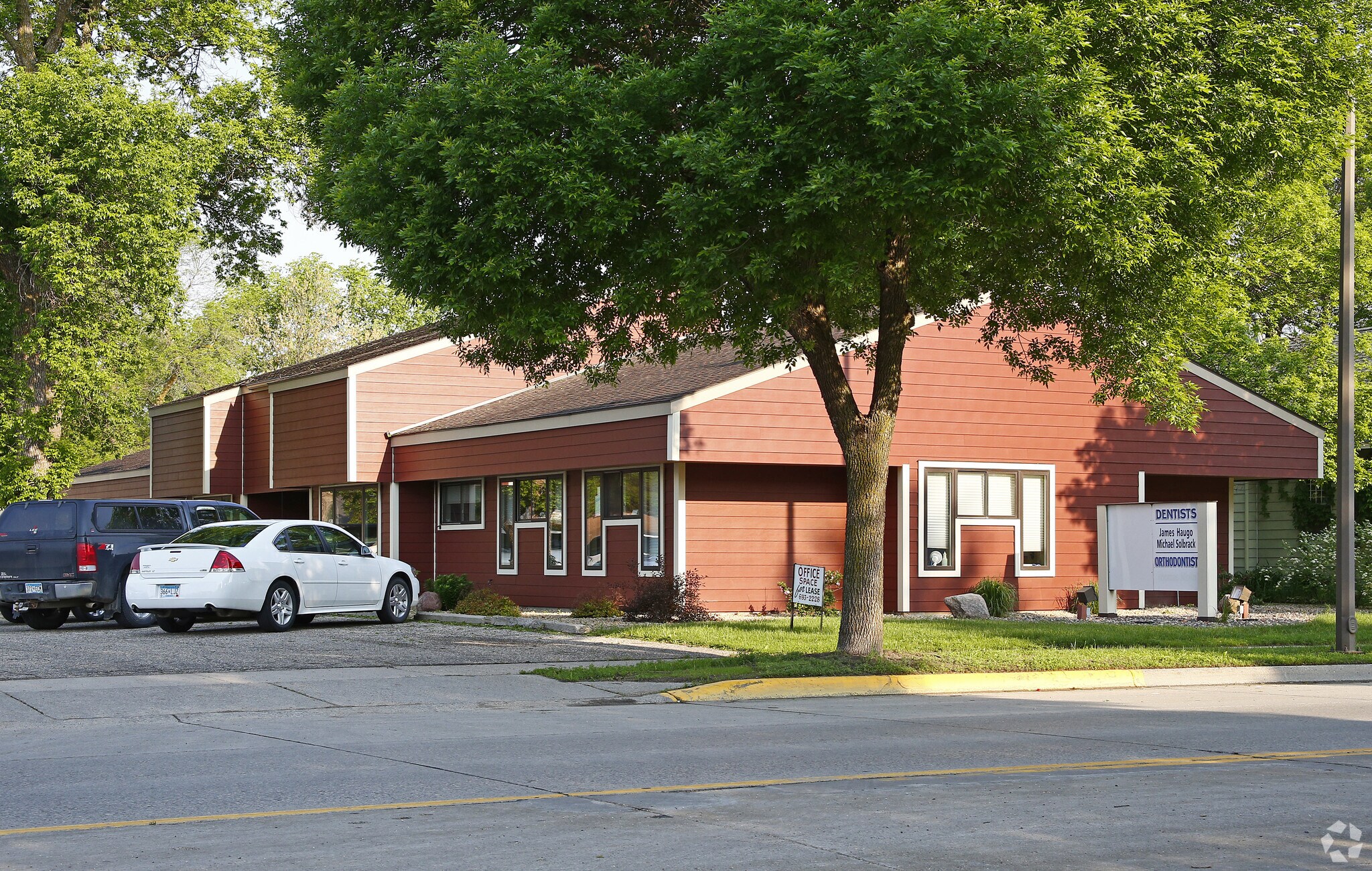 715 Sibley Ave N, Litchfield, MN for sale Primary Photo- Image 1 of 1