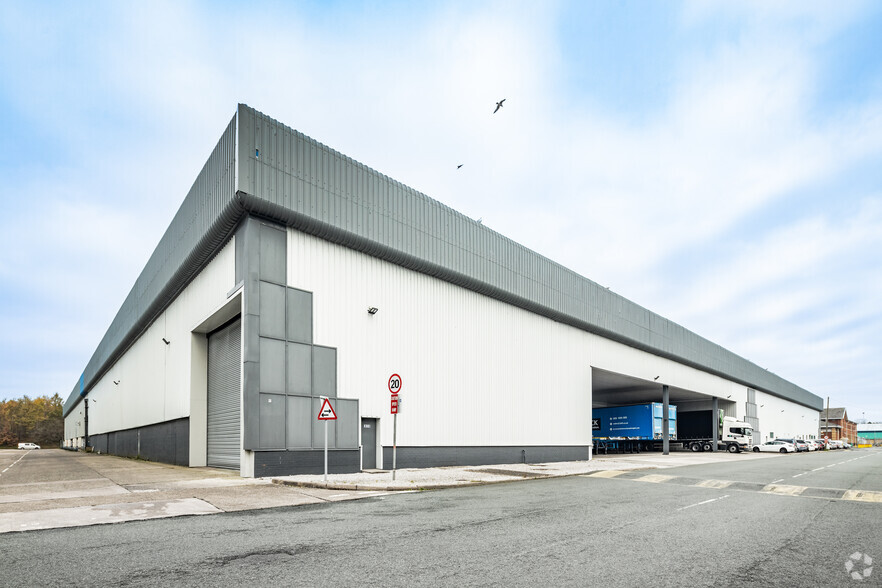 Triumph Way, Liverpool for lease - Primary Photo - Image 1 of 6