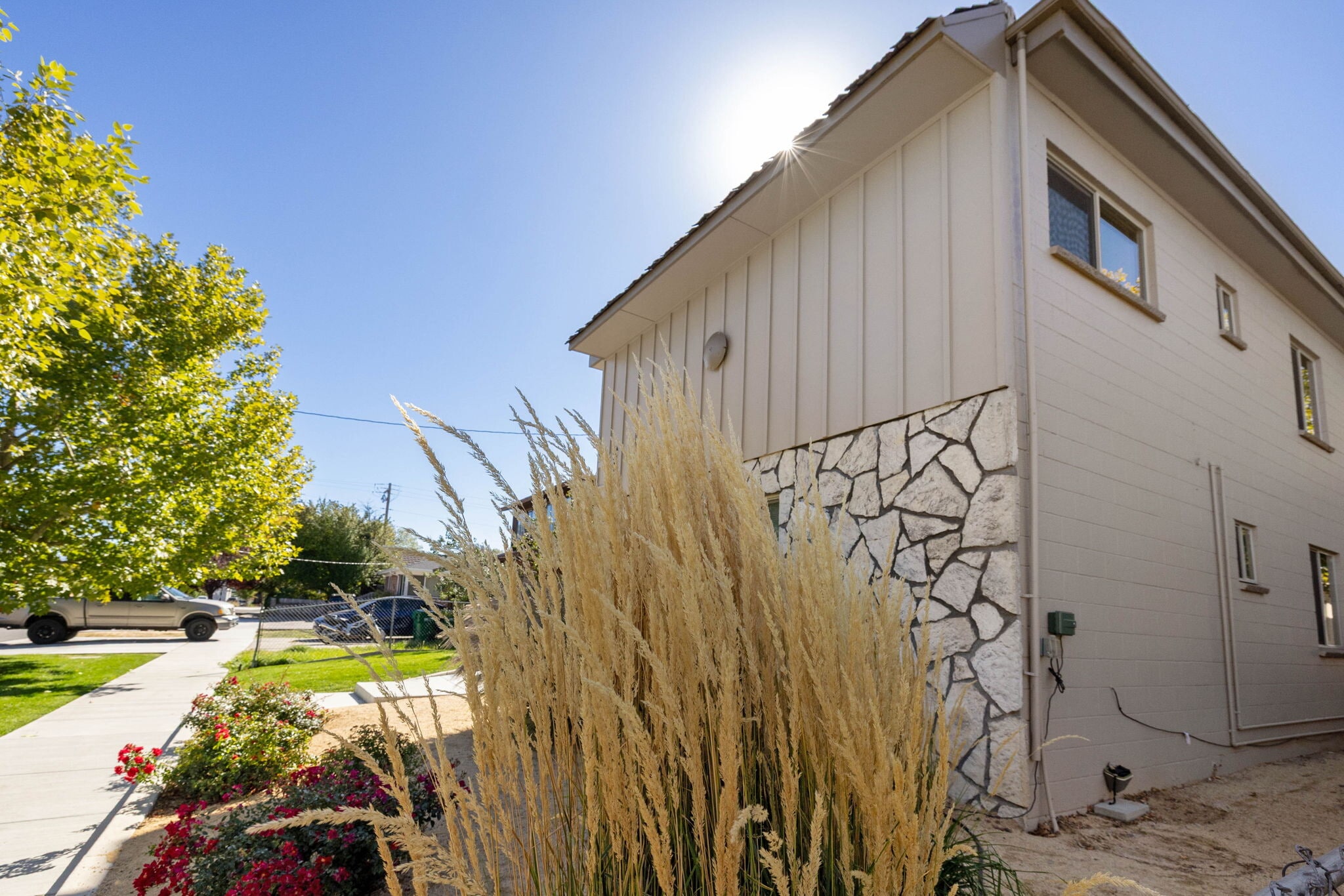 927 and 547 Ralston Street - 17 Units portfolio of 2 properties for sale on LoopNet.com Building Photo- Image 1 of 37